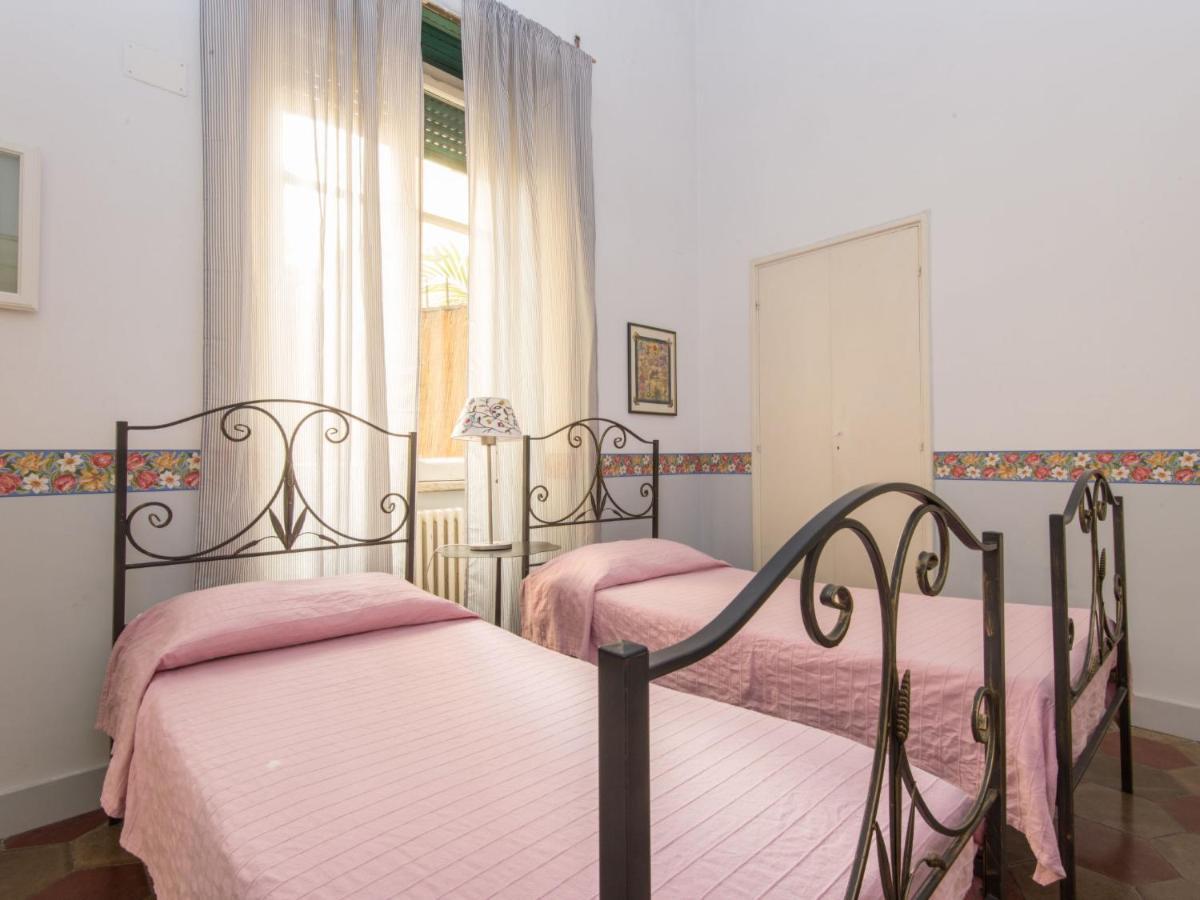 Apartment Romantico By Interhome Rome